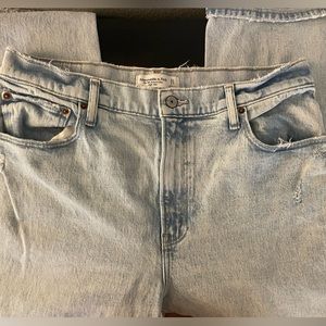 Abercrombie high rise, 90s high rise relaxed Jean!